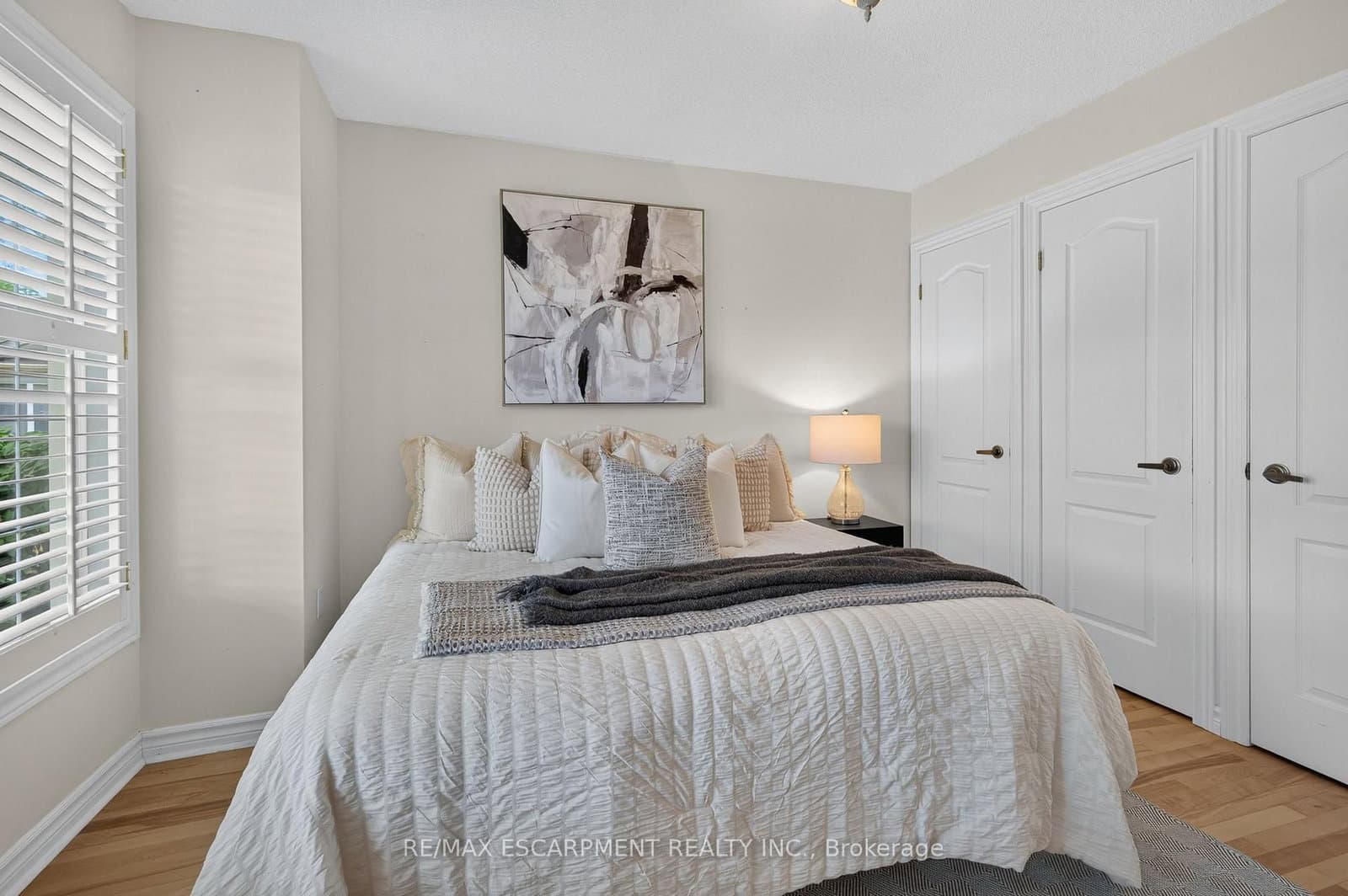 175 Fiddlers Green Road, Unit 9 thumbnail 17