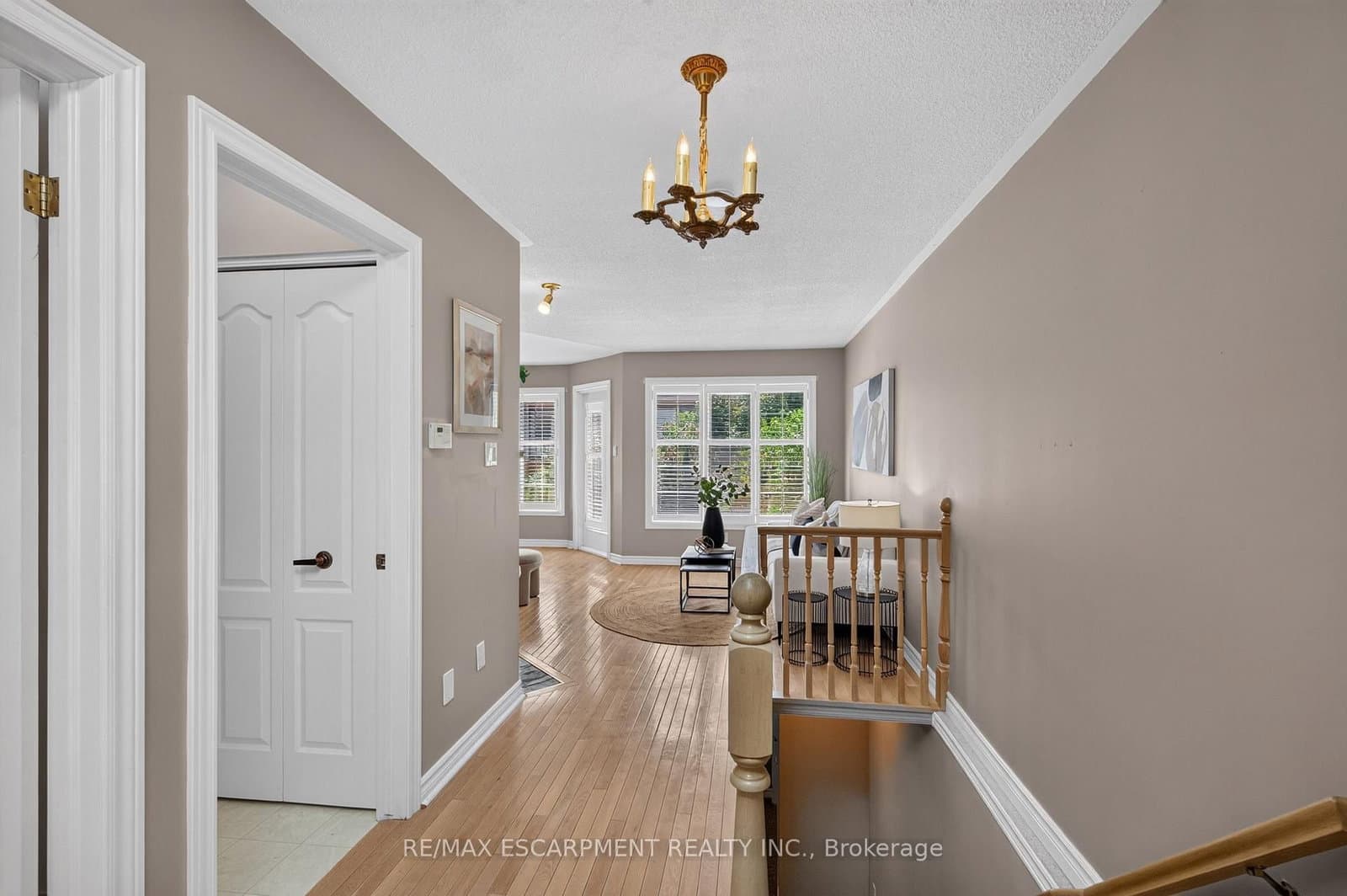 175 Fiddlers Green Road, Unit 9 thumbnail 2