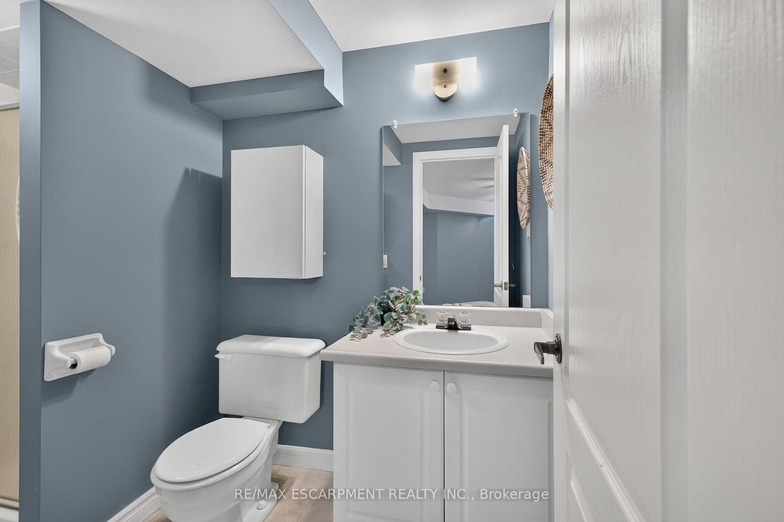 175 Fiddlers Green Road, Unit 9 thumbnail 24