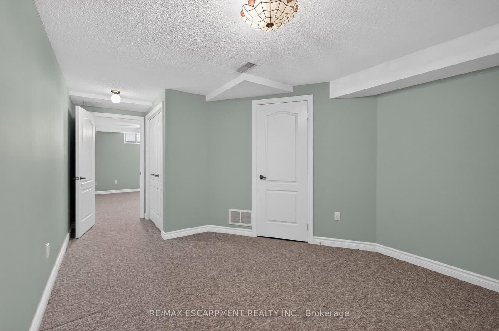 175 Fiddlers Green Road, Unit 9 thumbnail 26