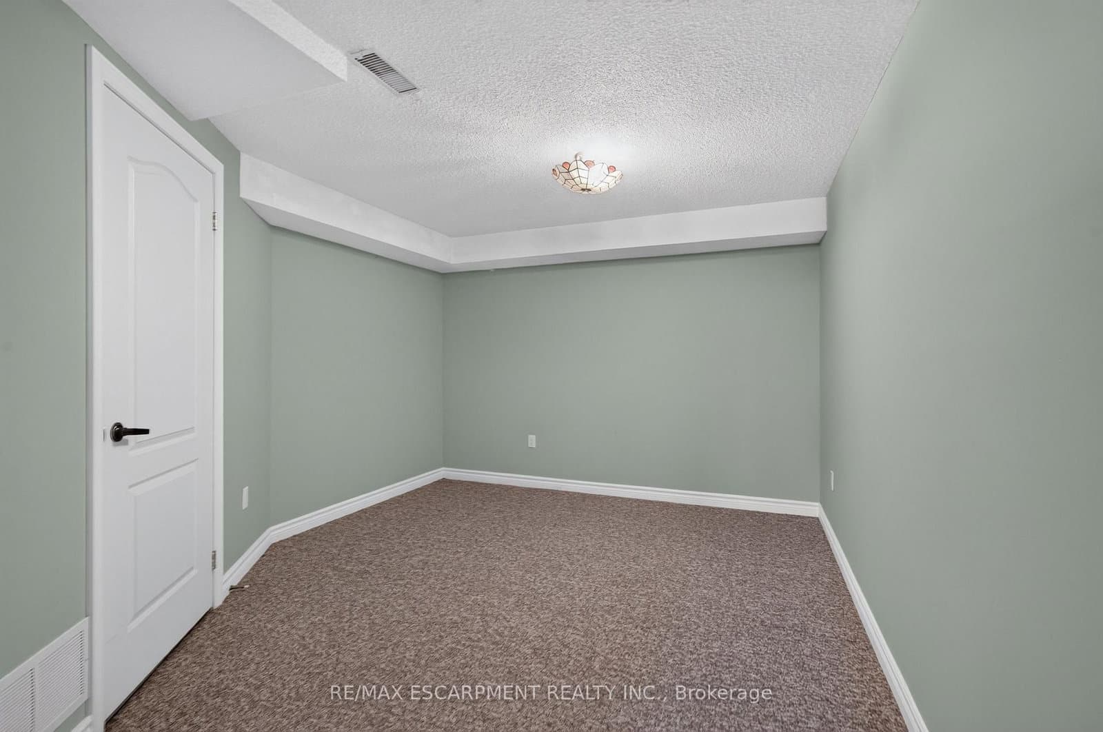 175 Fiddlers Green Road, Unit 9 thumbnail 27