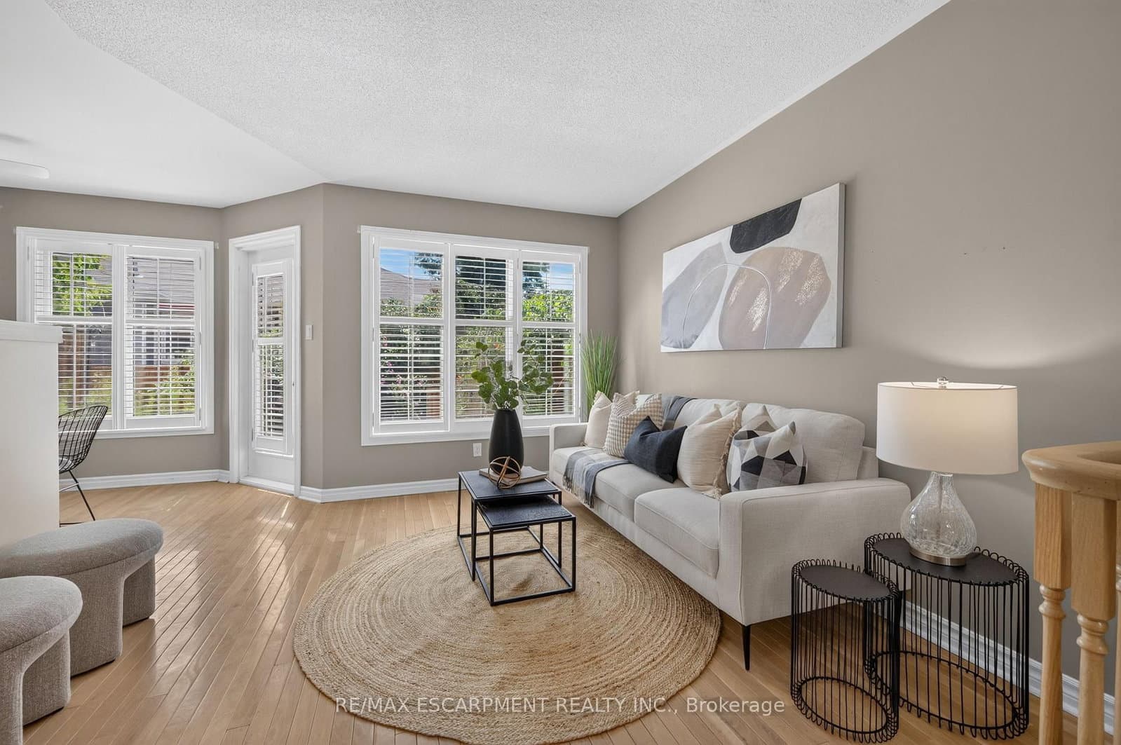 175 Fiddlers Green Road, Unit 9 thumbnail 3