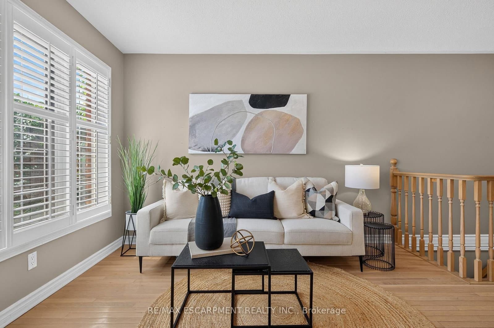 175 Fiddlers Green Road, Unit 9 thumbnail 5