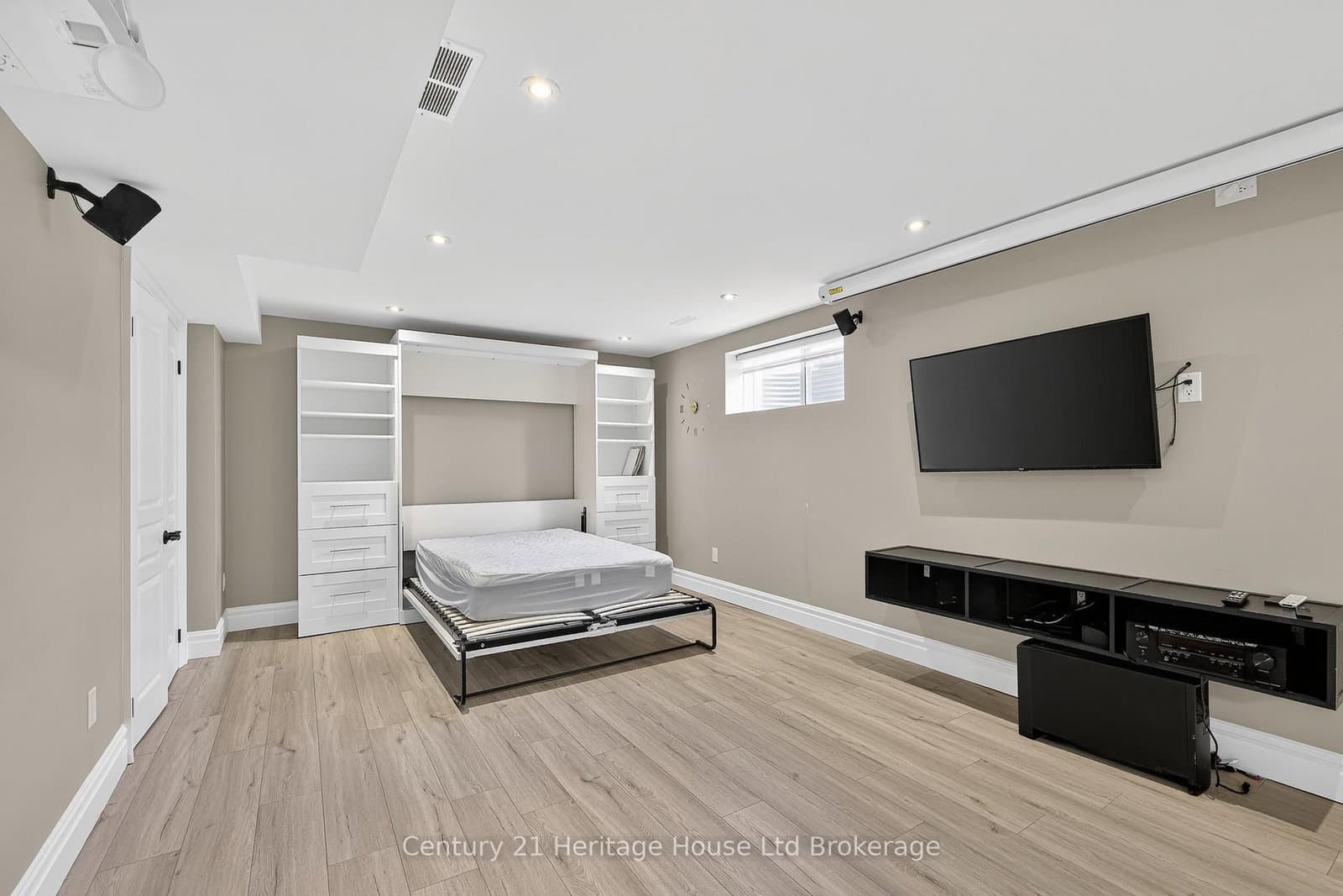 717 Normandy Drive thumbnail 32