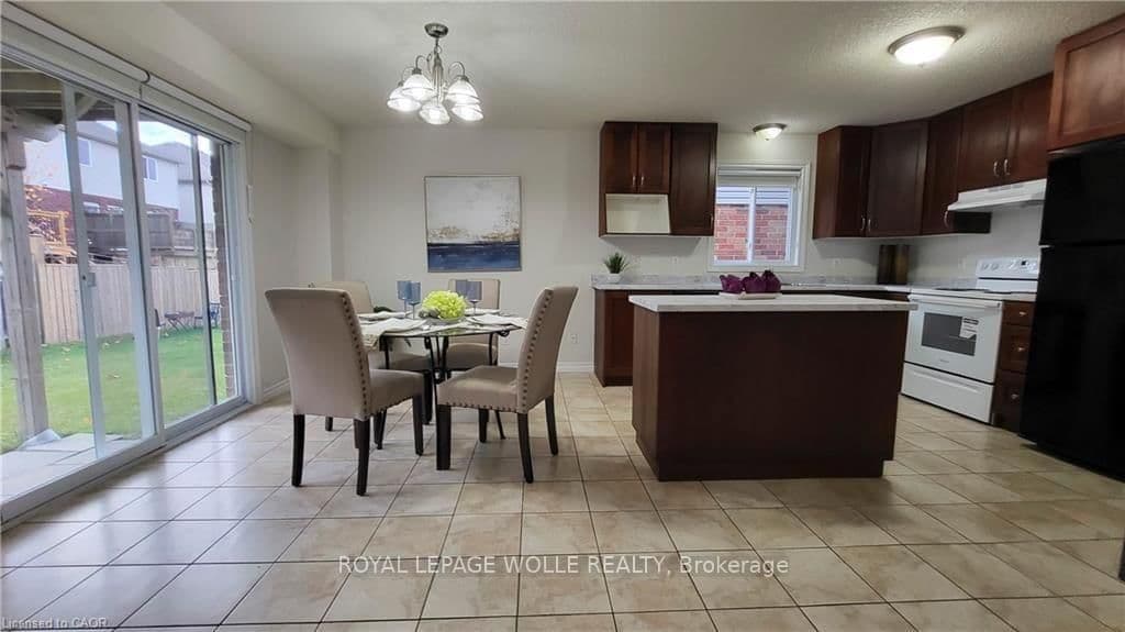 128 Udvari Crescent, Unit A thumbnail 10