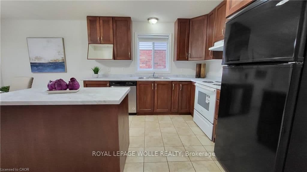 128 Udvari Crescent, Unit A thumbnail 5