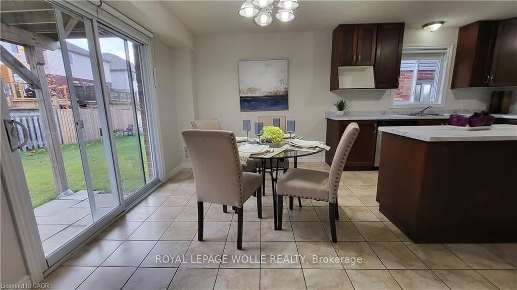 128 Udvari Crescent, Unit A thumbnail 8