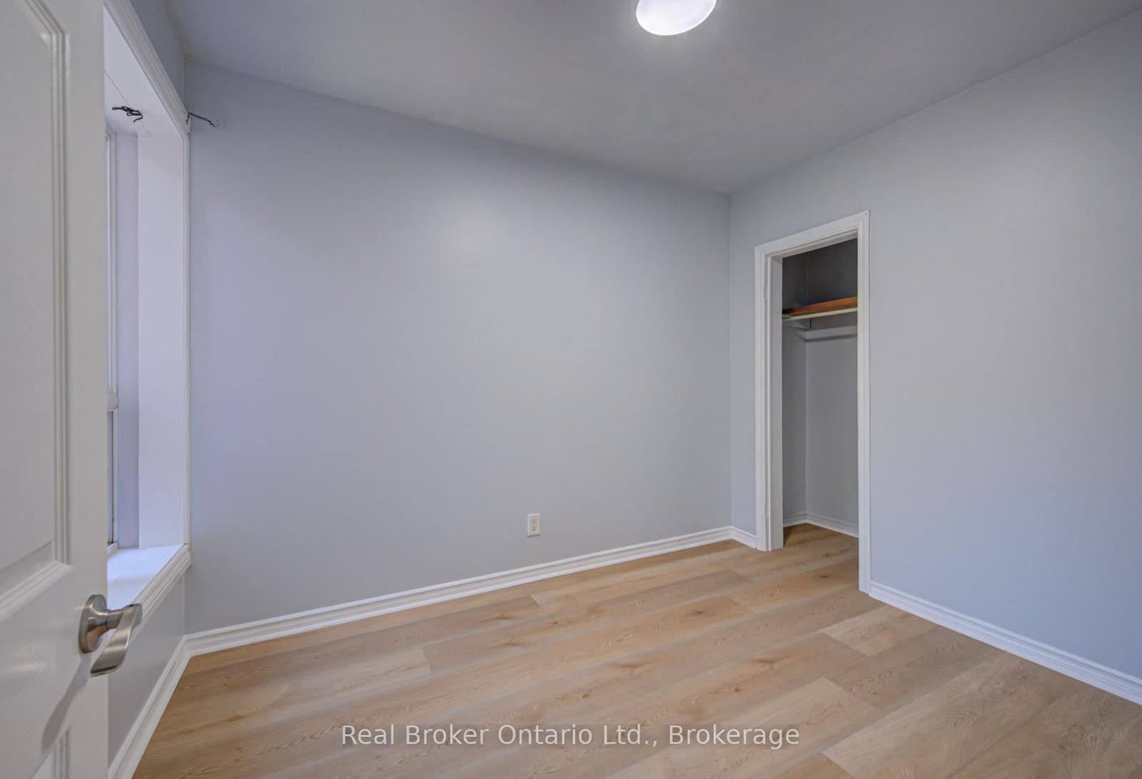 299 Bay Street N thumbnail 24