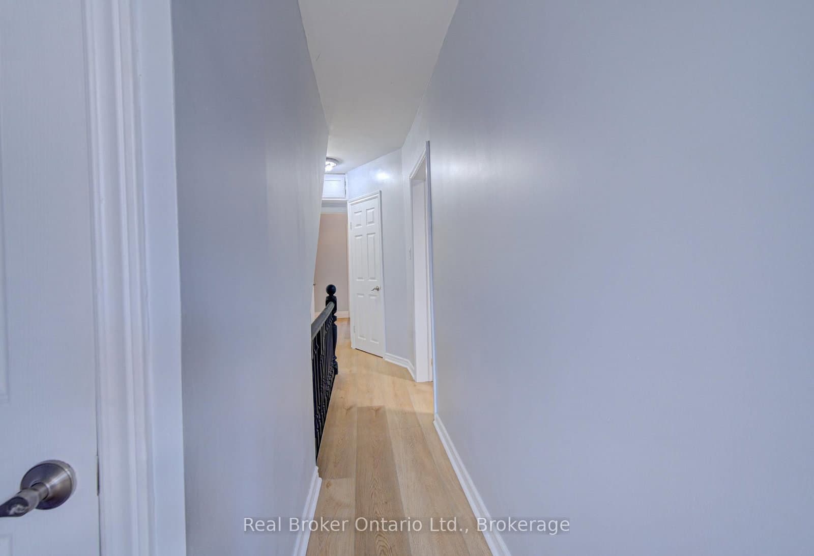 299 Bay Street N thumbnail 26
