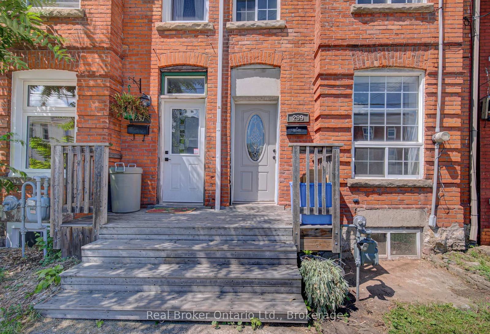 299 Bay Street N thumbnail 4