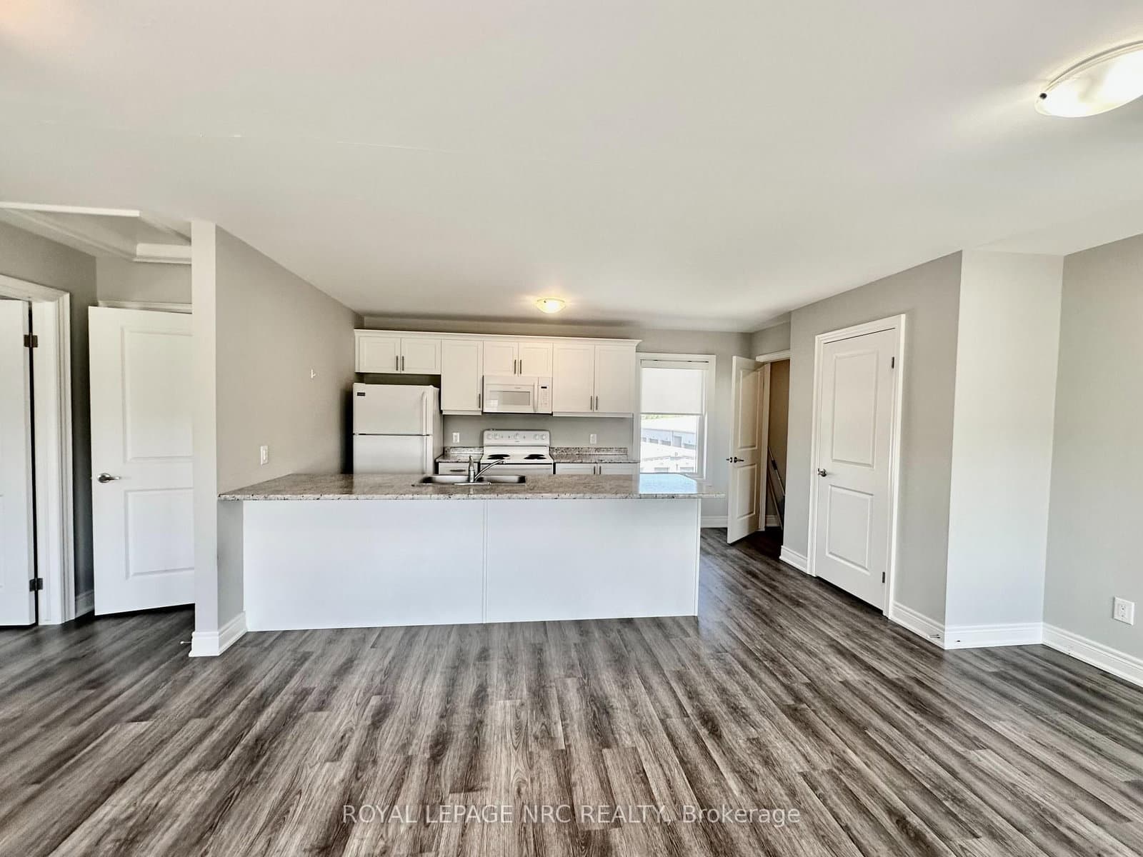1 Abbot Street, Unit UPPER thumbnail 4