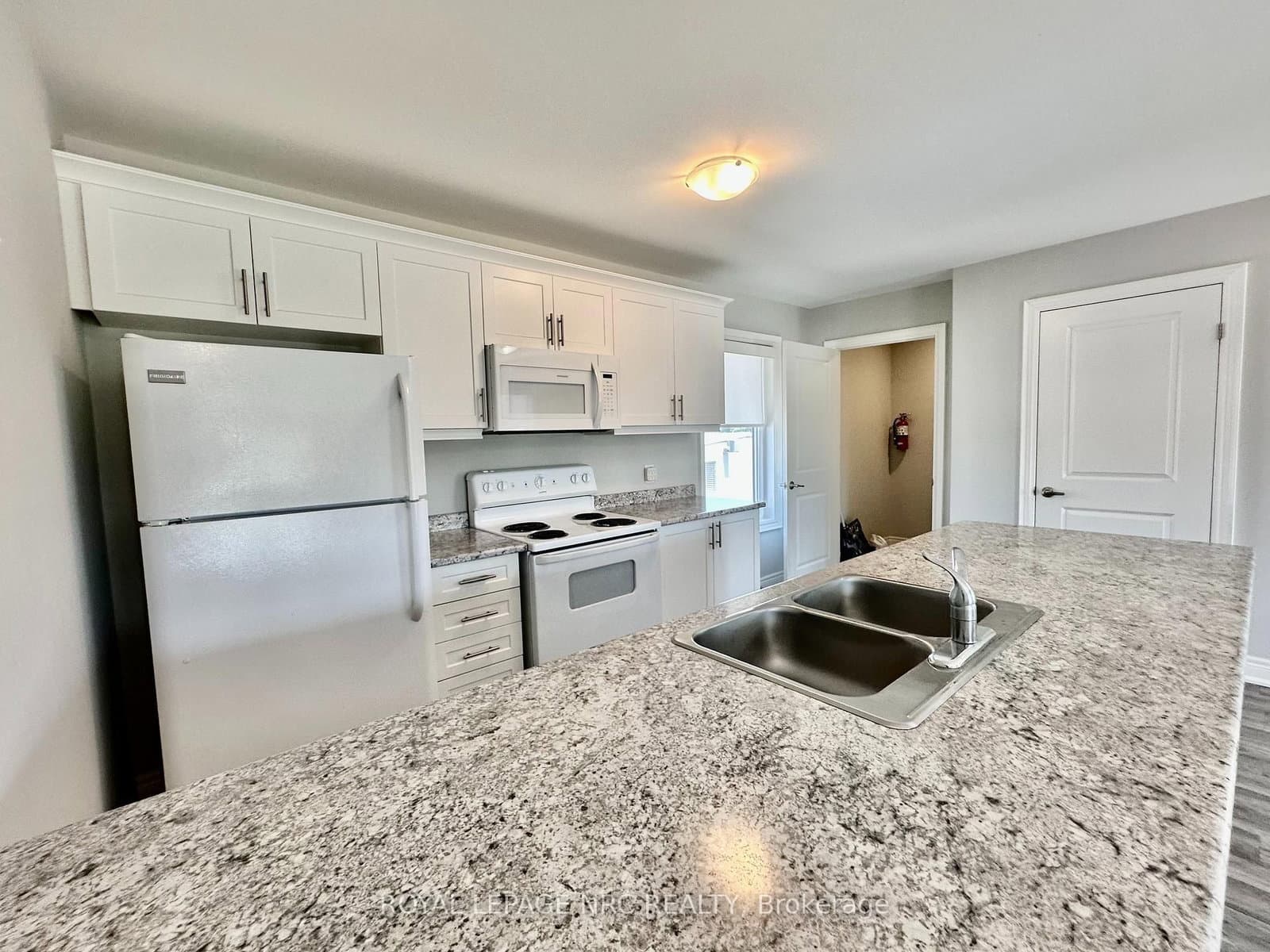 1 Abbot Street, Unit UPPER thumbnail 7