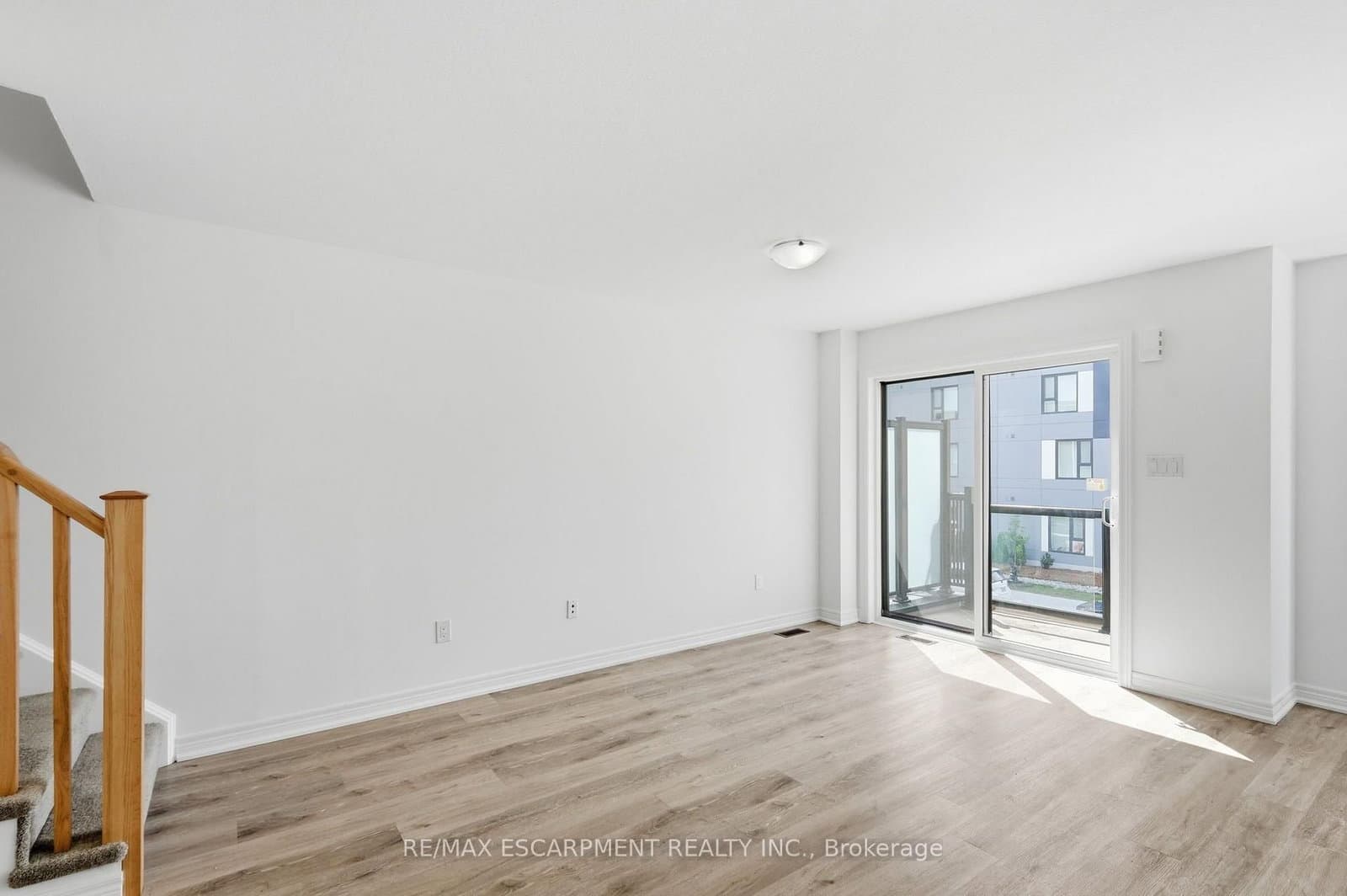 19 Roxanne Drive, Unit 119 thumbnail 7