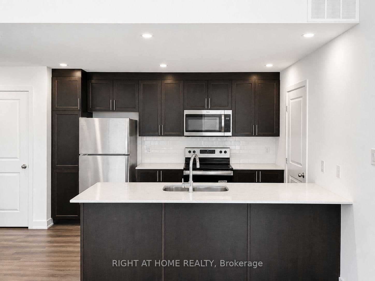 300 TULUM Crescent, Unit L thumbnail 5