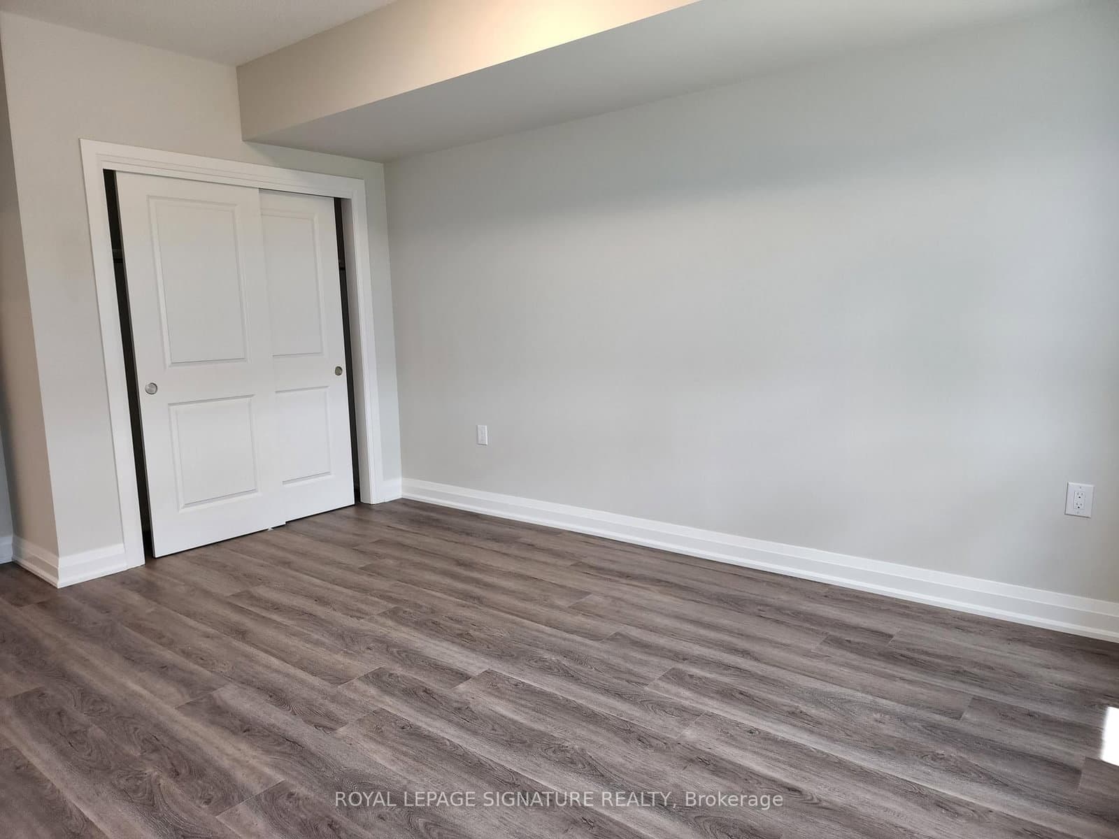 120 Summersides Boulevard, Unit 312 thumbnail 12