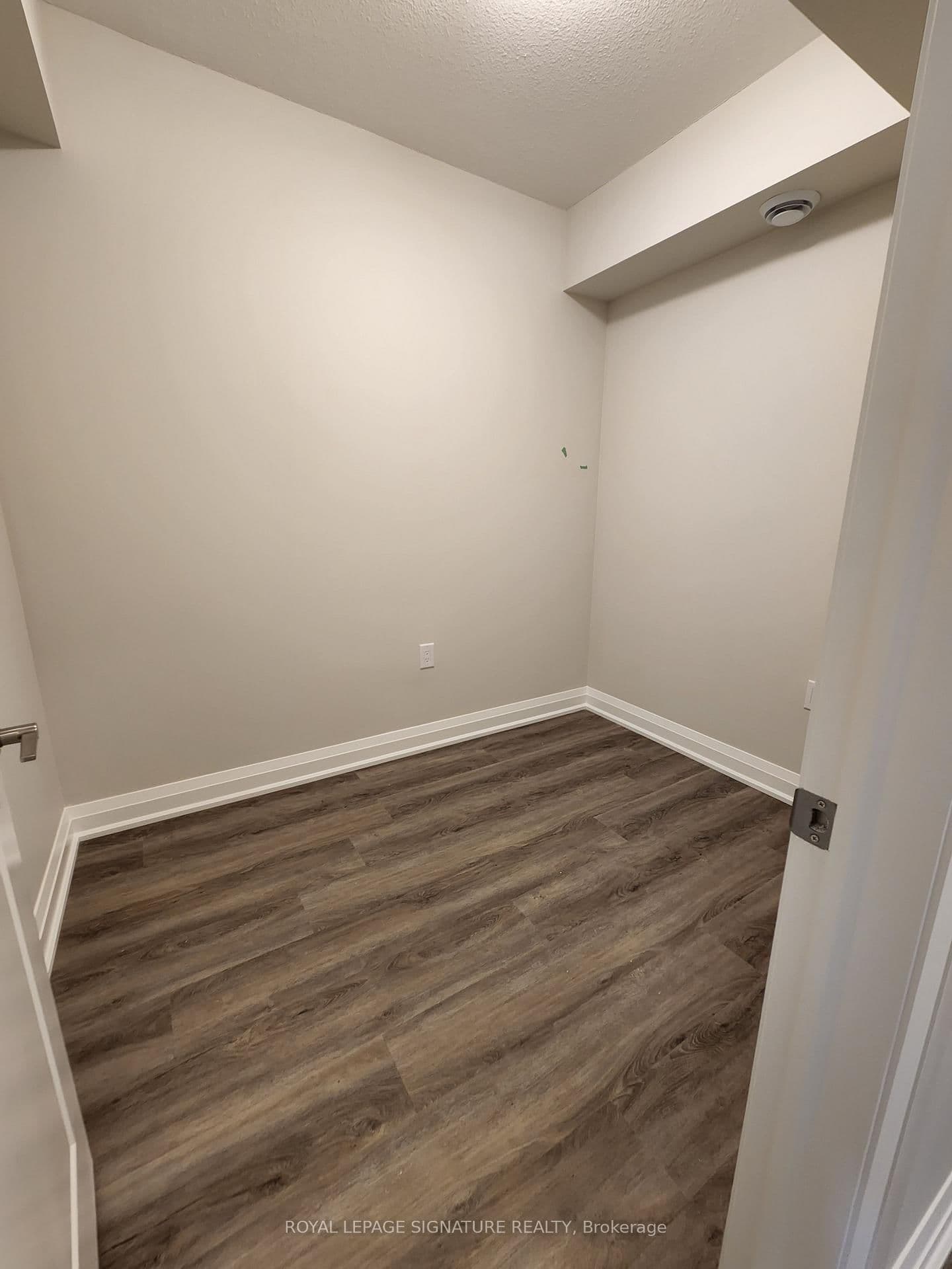 120 Summersides Boulevard, Unit 312 thumbnail 14