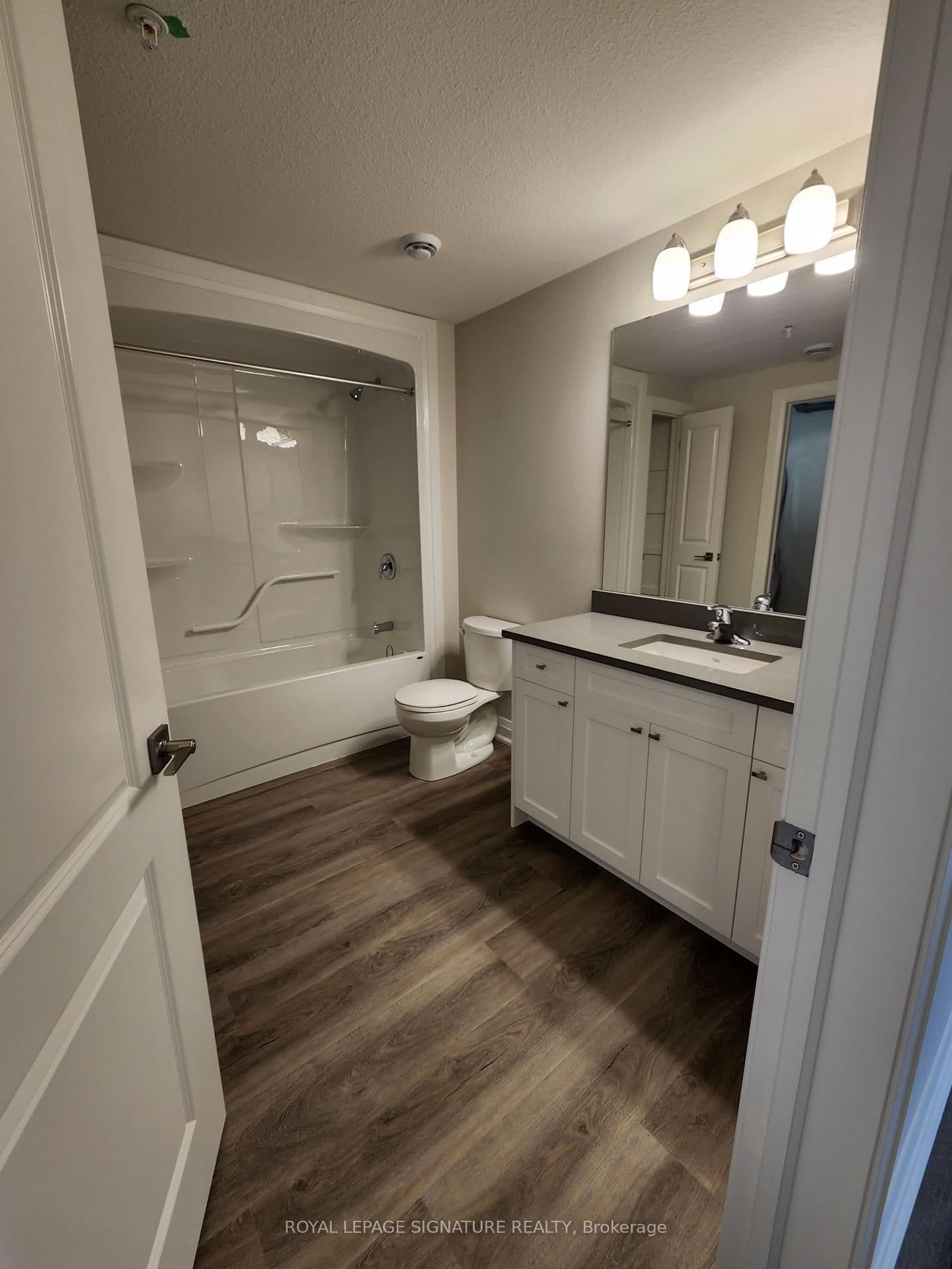 120 Summersides Boulevard, Unit 312 thumbnail 18