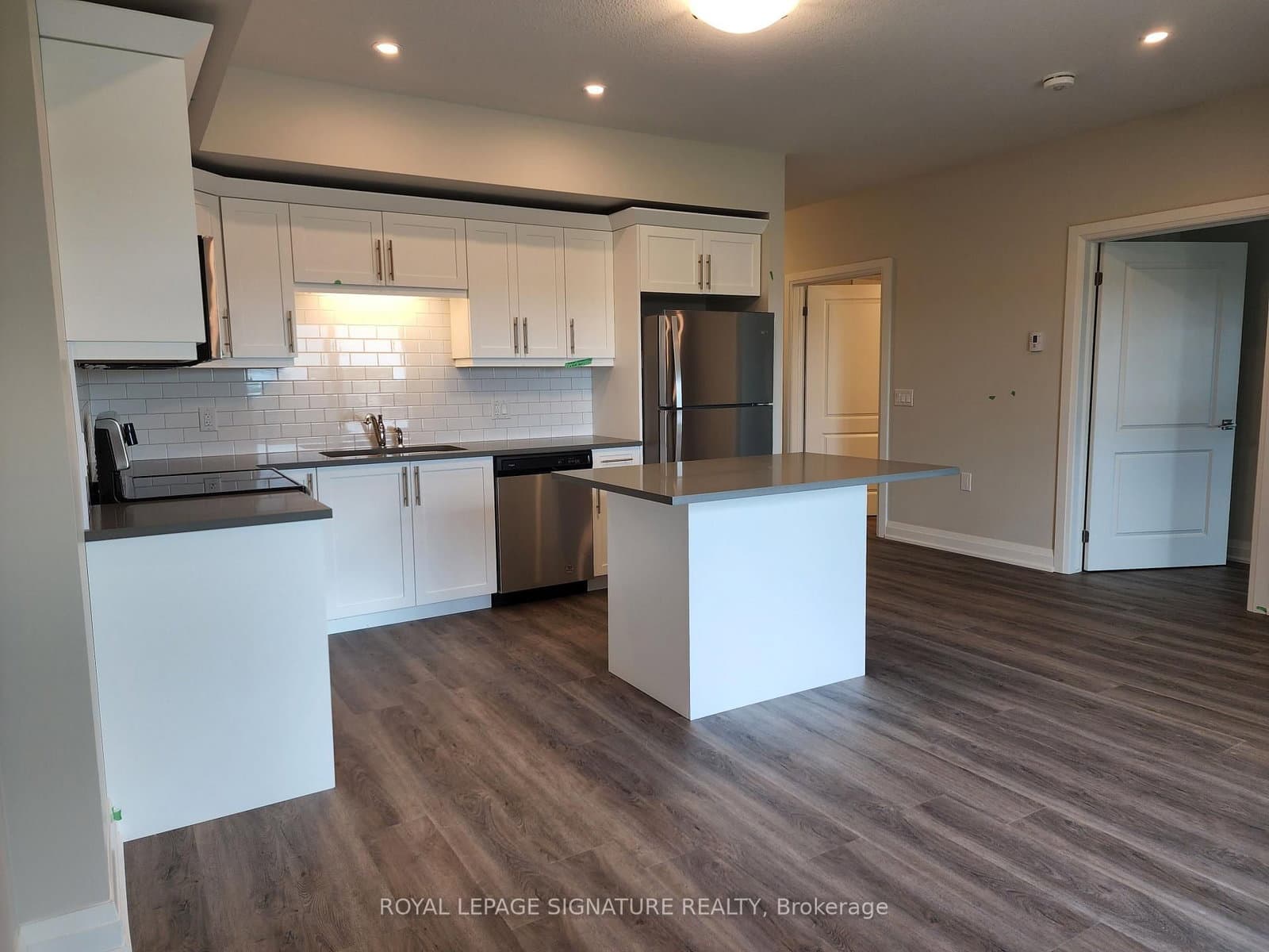 120 Summersides Boulevard, Unit 312 thumbnail 3