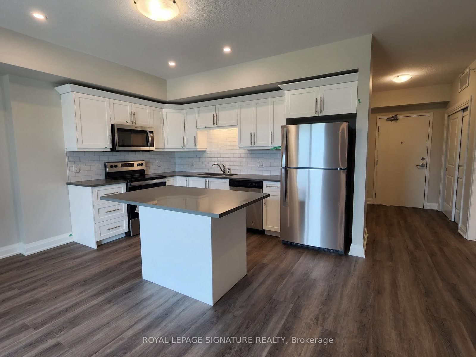 120 Summersides Boulevard, Unit 312 thumbnail 8
