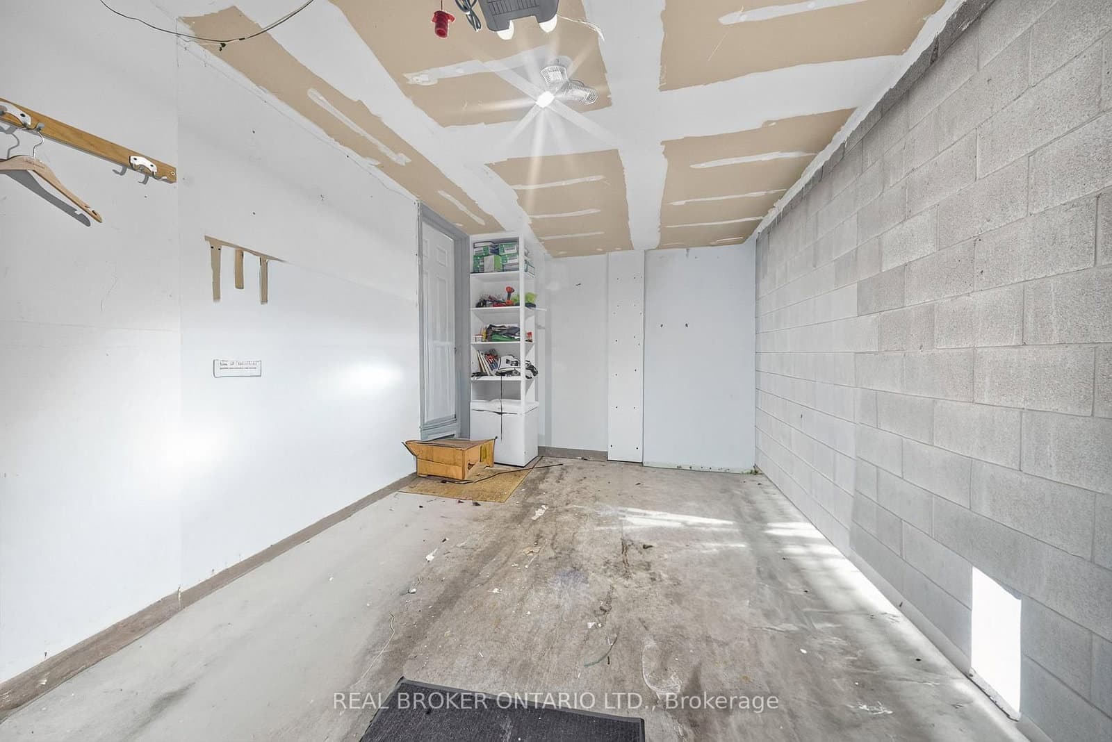 800 Paramount Drive, Unit 77 thumbnail 35