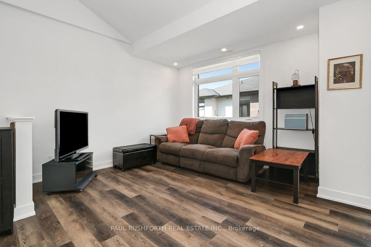 310 Tulum Crescent, Unit J thumbnail 5