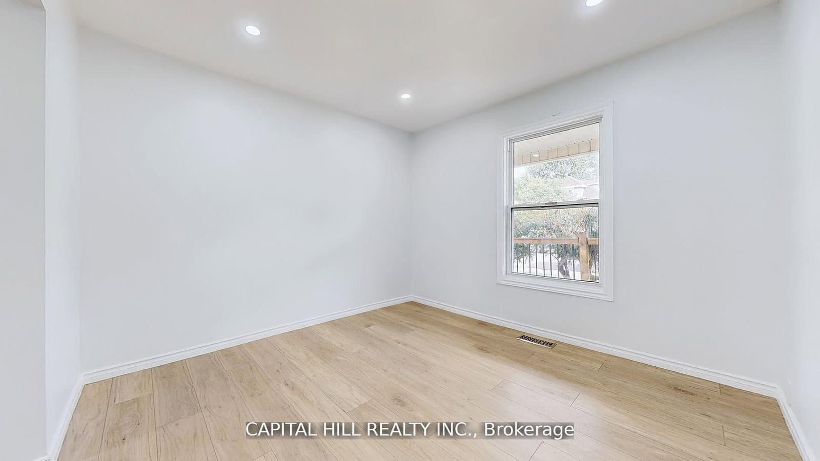 160 Picton Street E thumbnail 6
