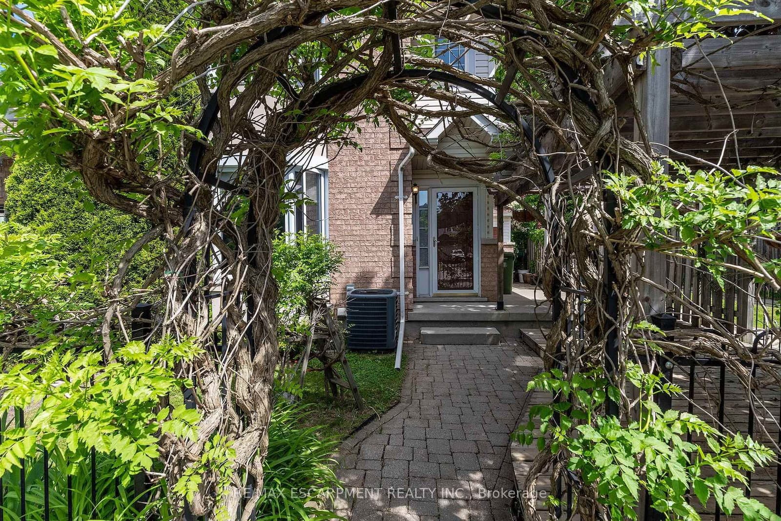 41 Valridge Drive thumbnail 3
