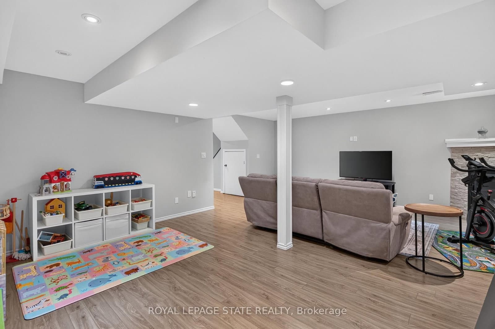 82 Maplevale Drive thumbnail 29