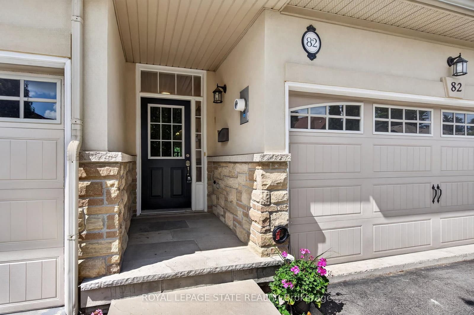 82 Maplevale Drive thumbnail 3