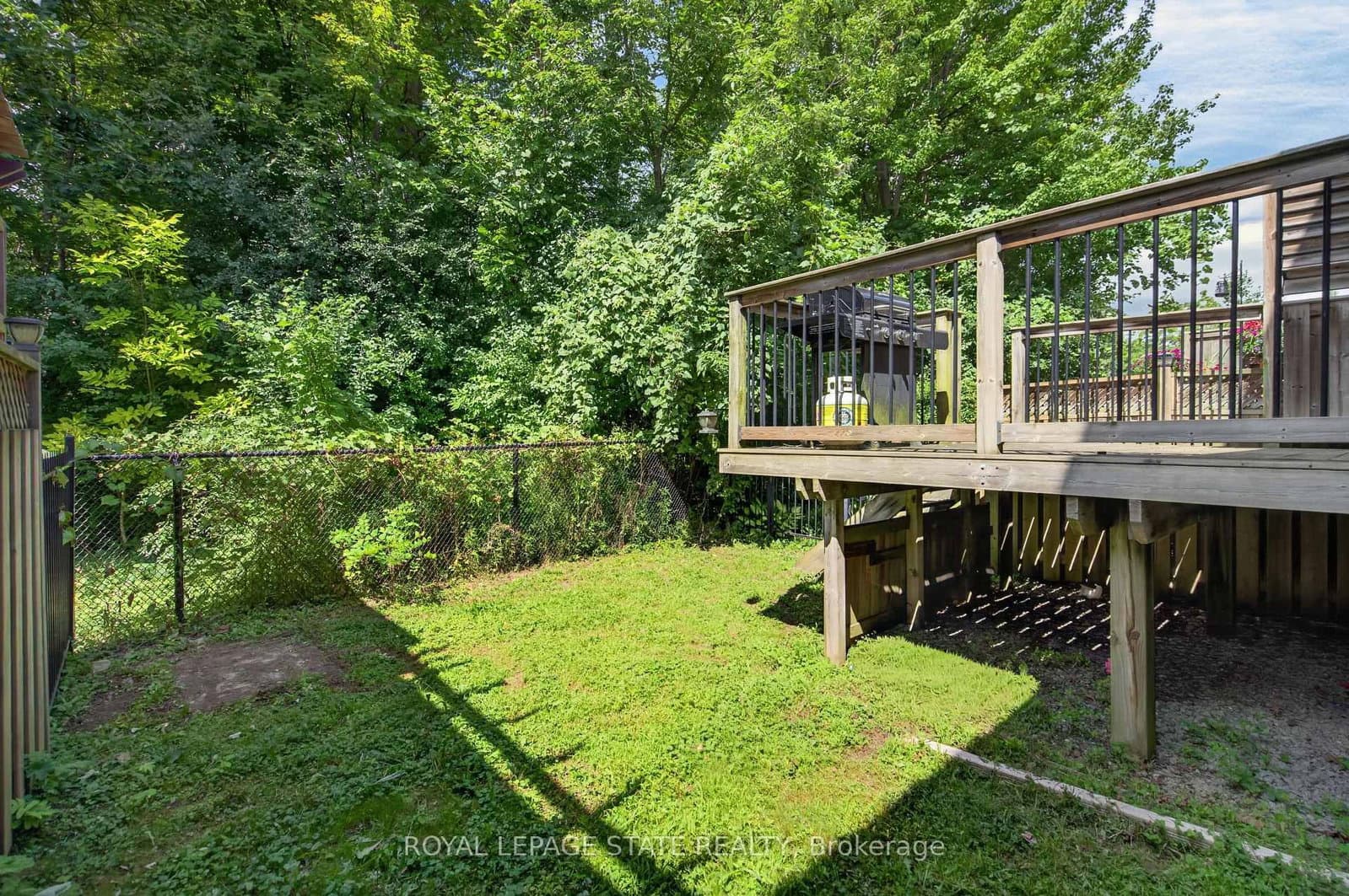 82 Maplevale Drive thumbnail 33