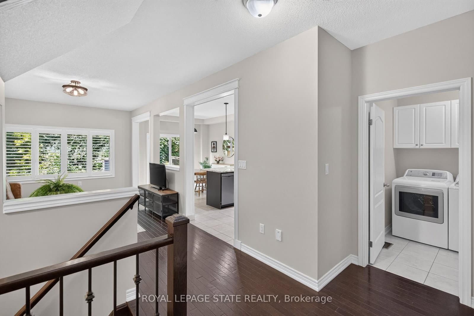 82 Maplevale Drive thumbnail 5