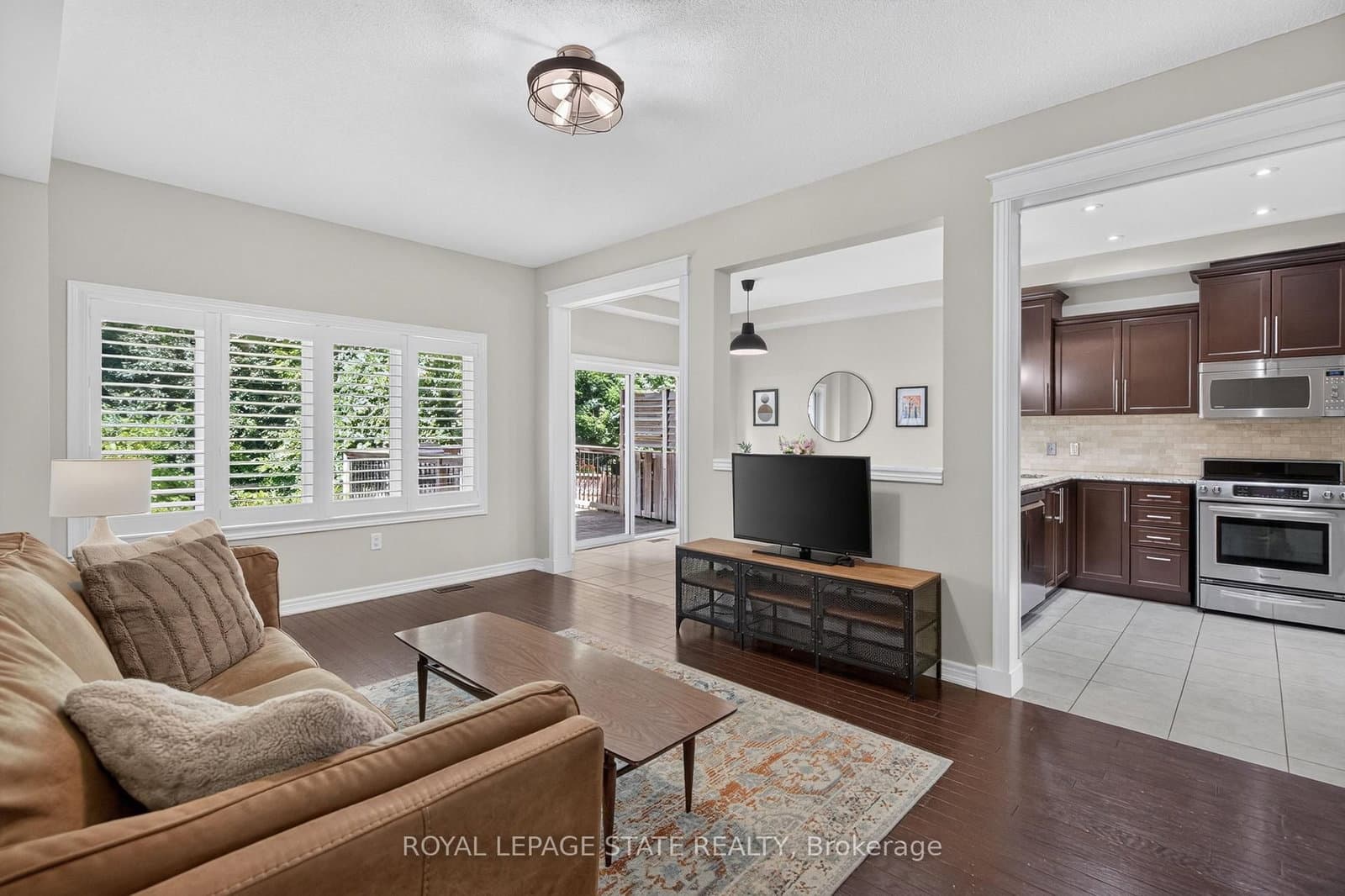 82 Maplevale Drive thumbnail 7