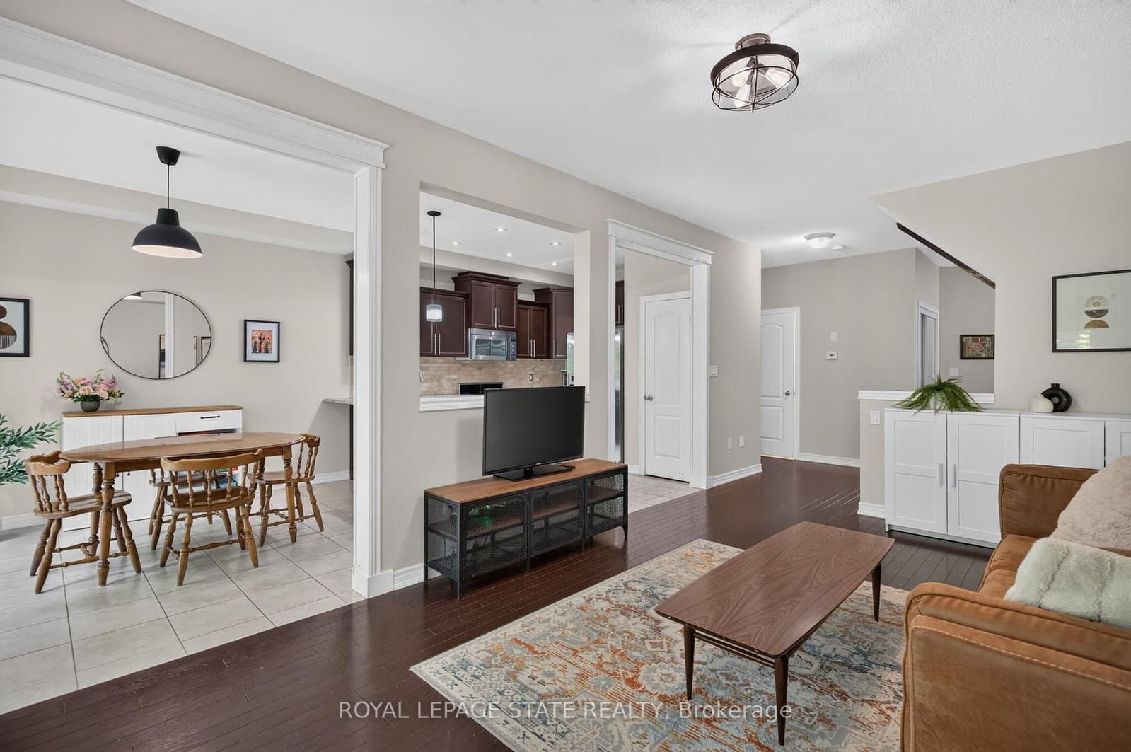 82 Maplevale Drive thumbnail 8