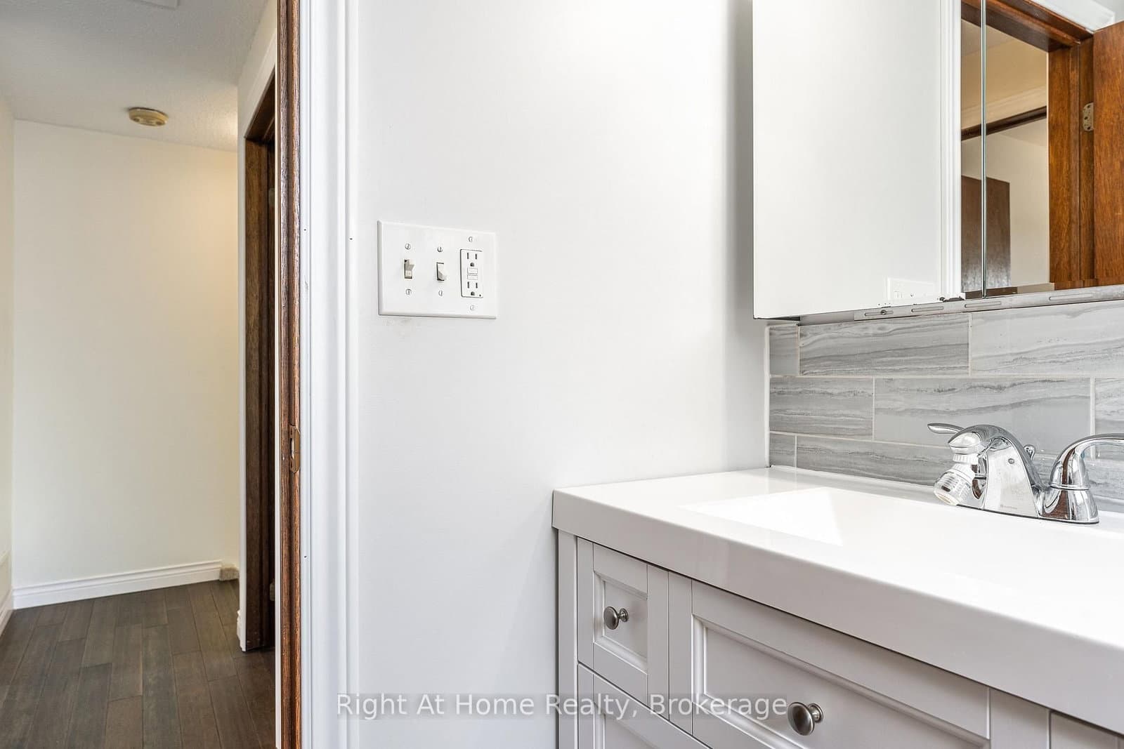 65 Maple Avenue thumbnail 19