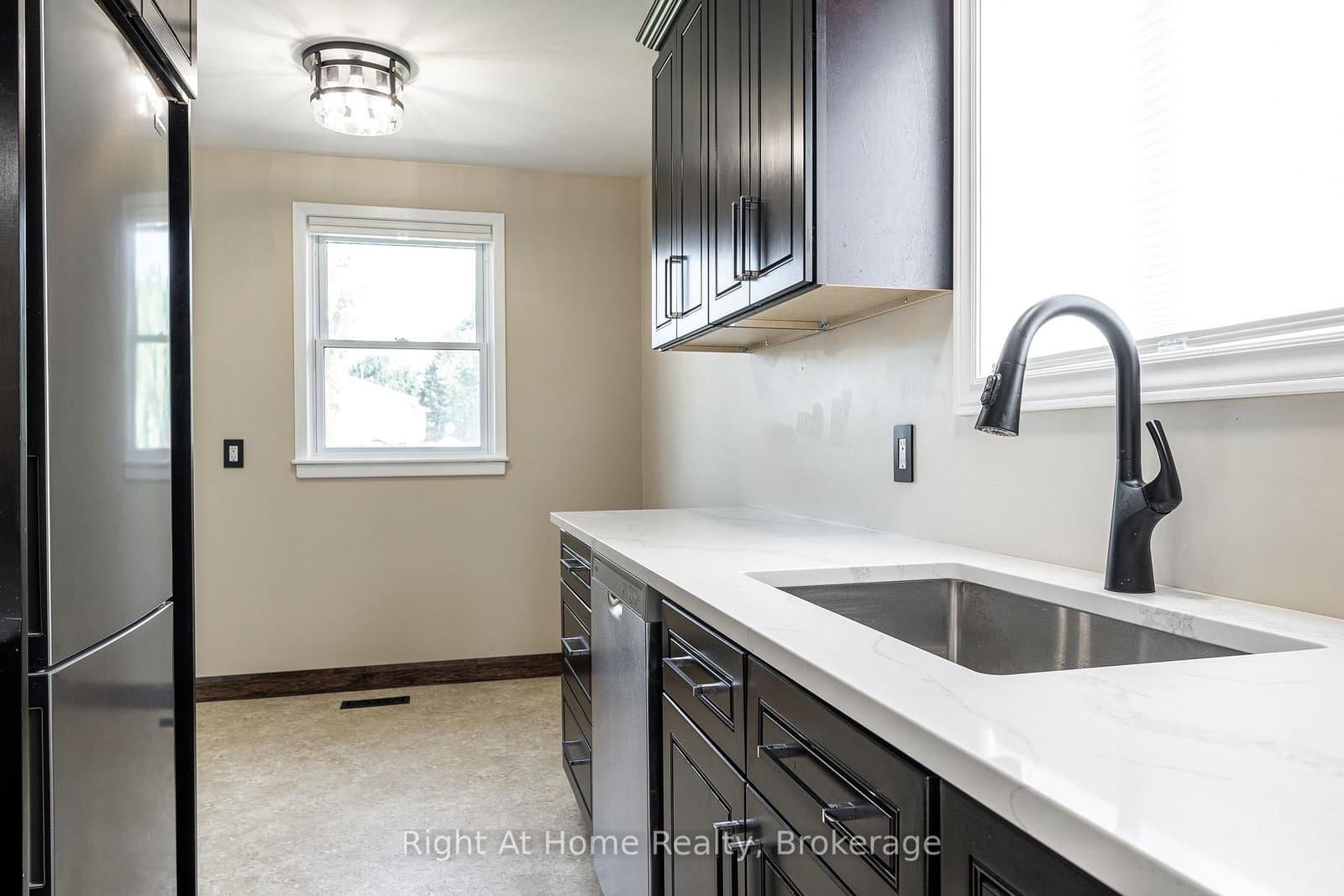65 Maple Avenue thumbnail 8