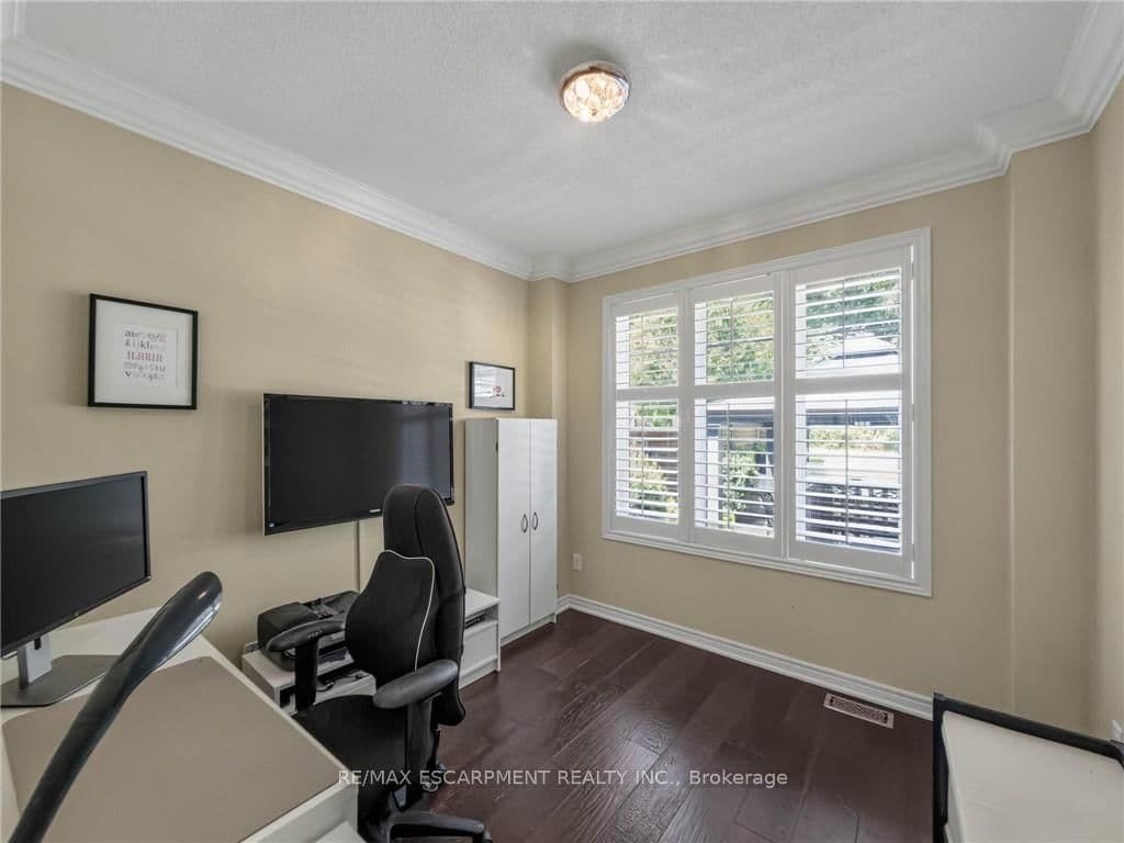 80 Sutherland Crescent thumbnail 14