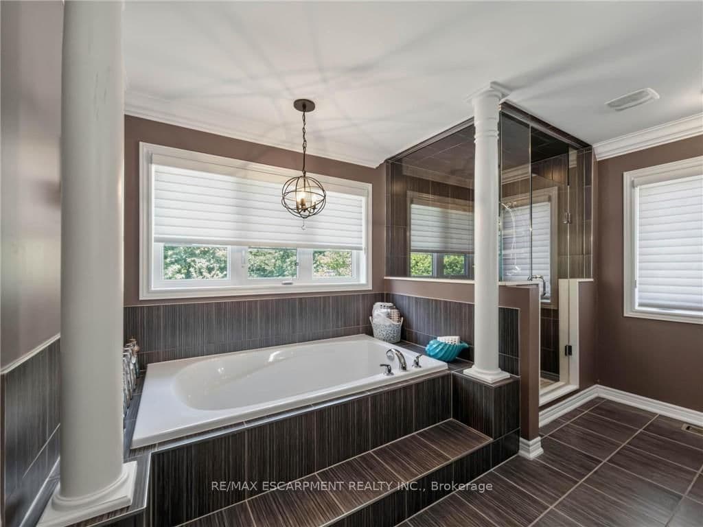 80 Sutherland Crescent thumbnail 16