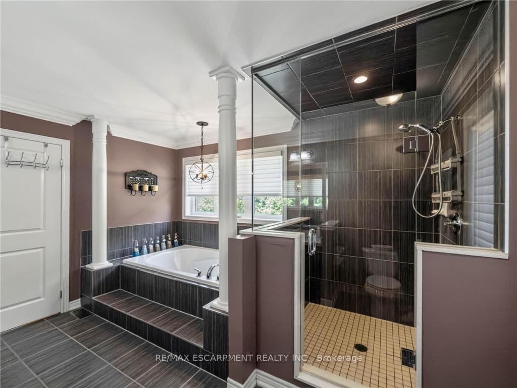 80 Sutherland Crescent thumbnail 19