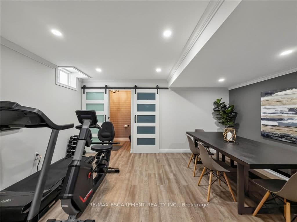 80 Sutherland Crescent thumbnail 28
