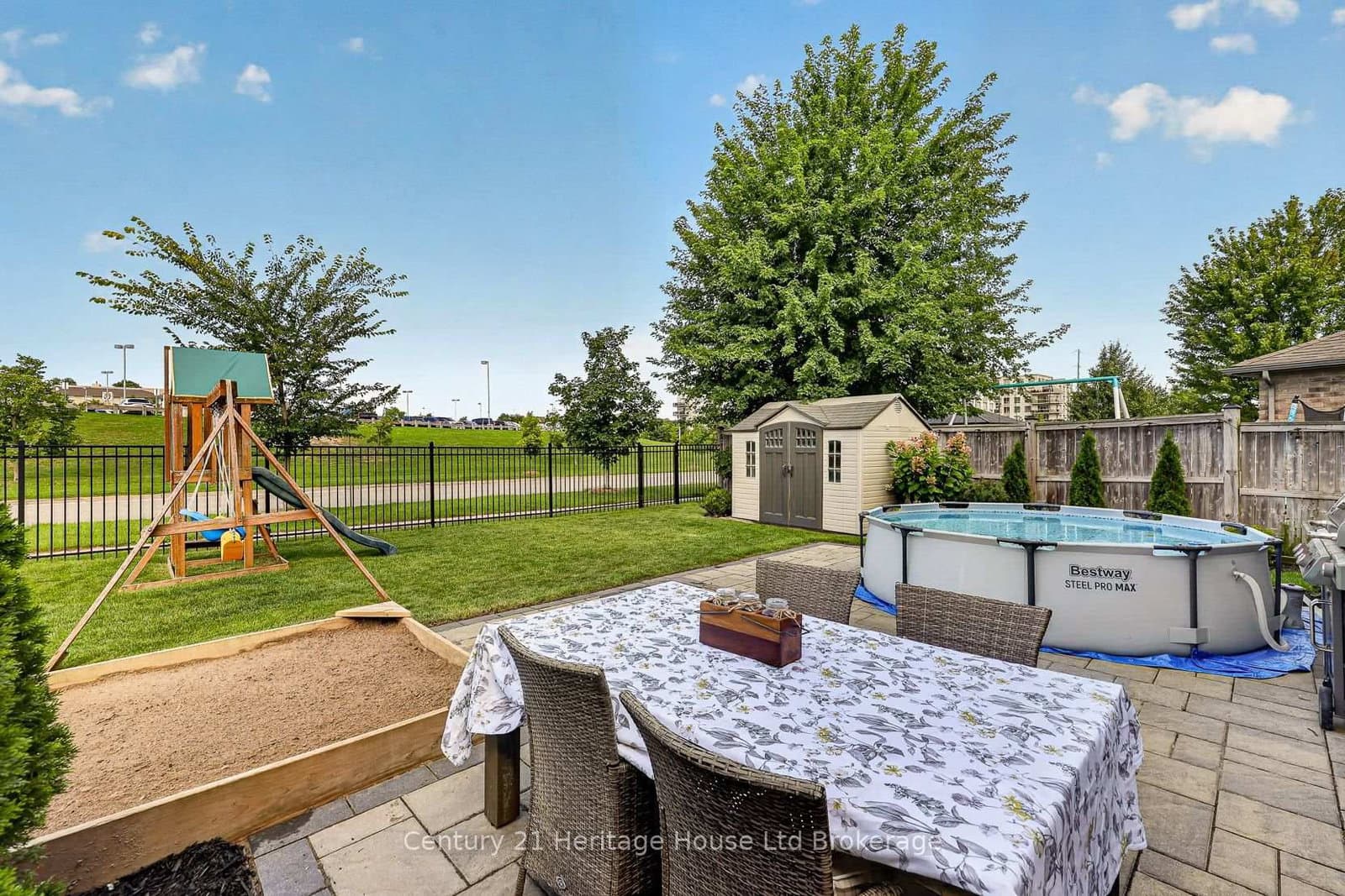 783 Frontenac Crescent thumbnail 40