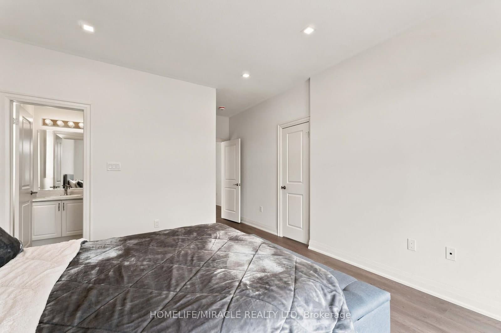 19 Kenesky Drive thumbnail 41