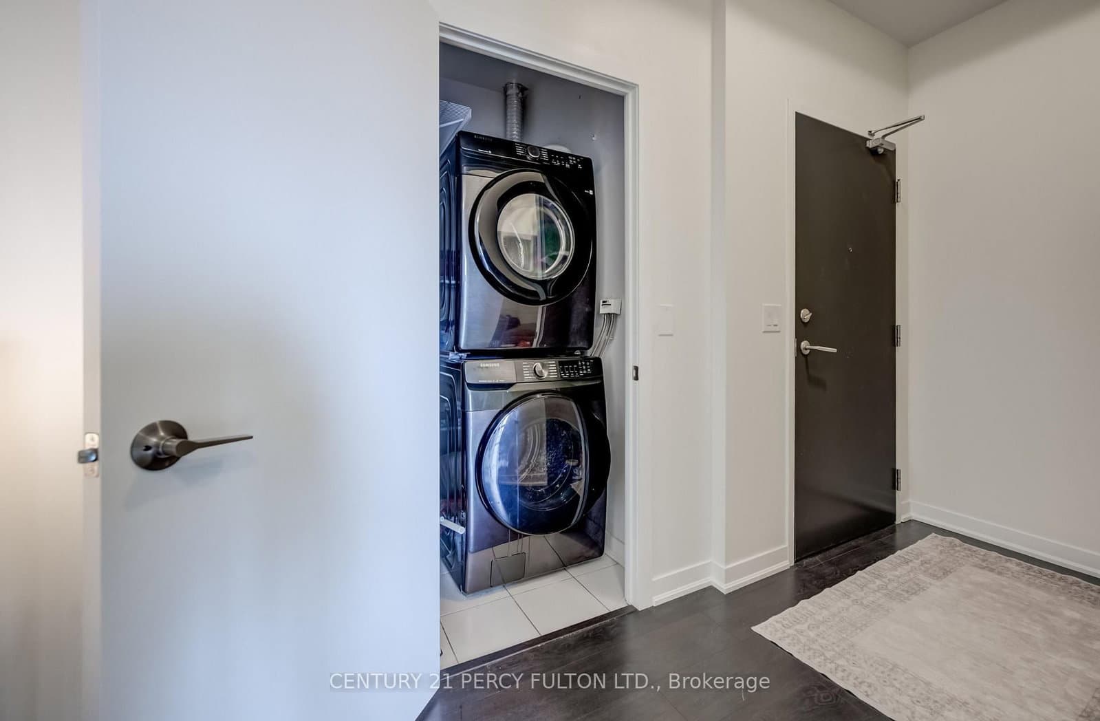 85 Duke Street W, Unit 1703 thumbnail 10