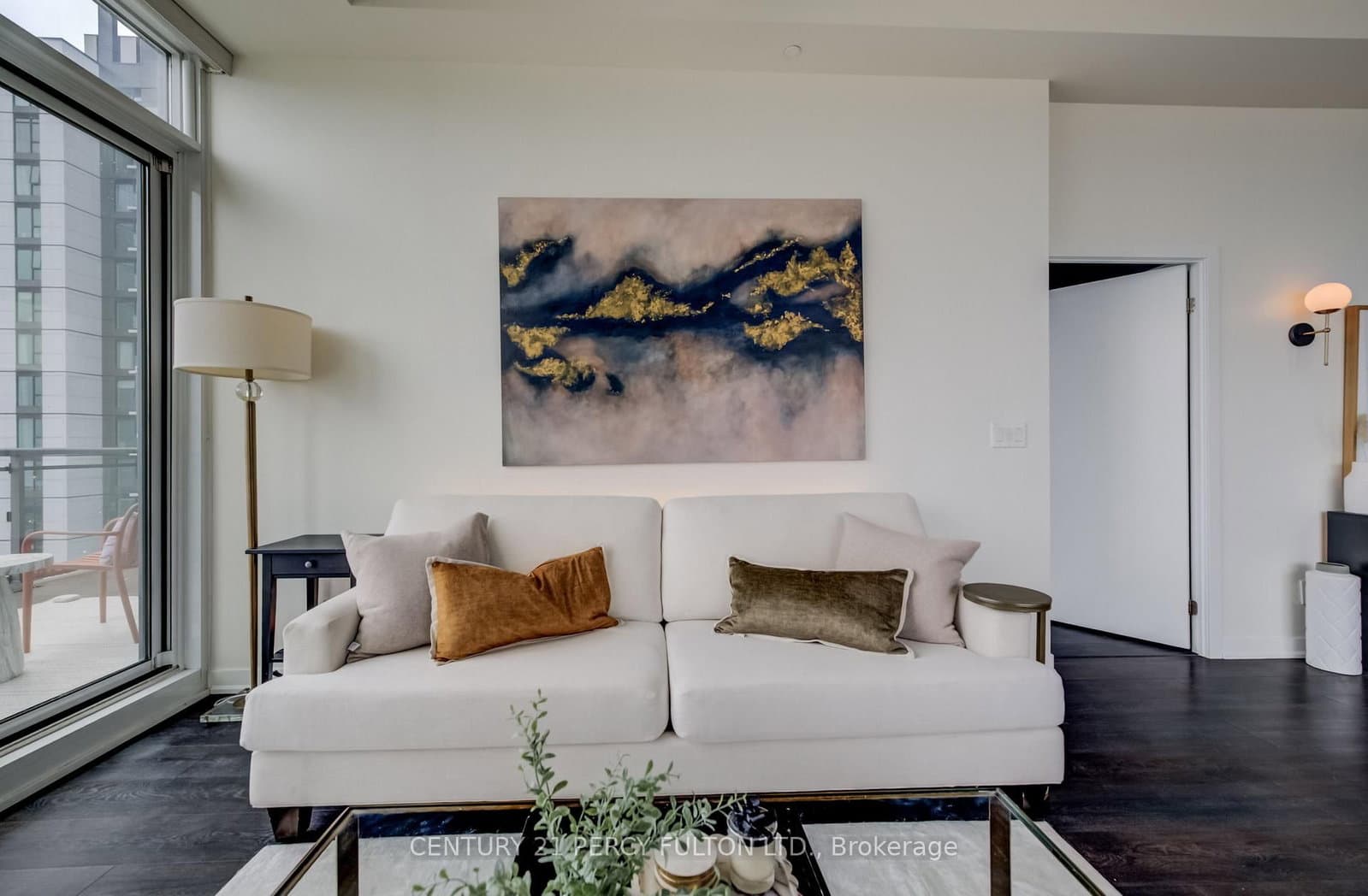 85 Duke Street W, Unit 1703 thumbnail 11