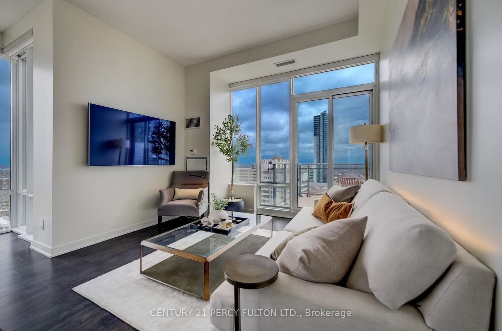 85 Duke Street W, Unit 1703 thumbnail 15