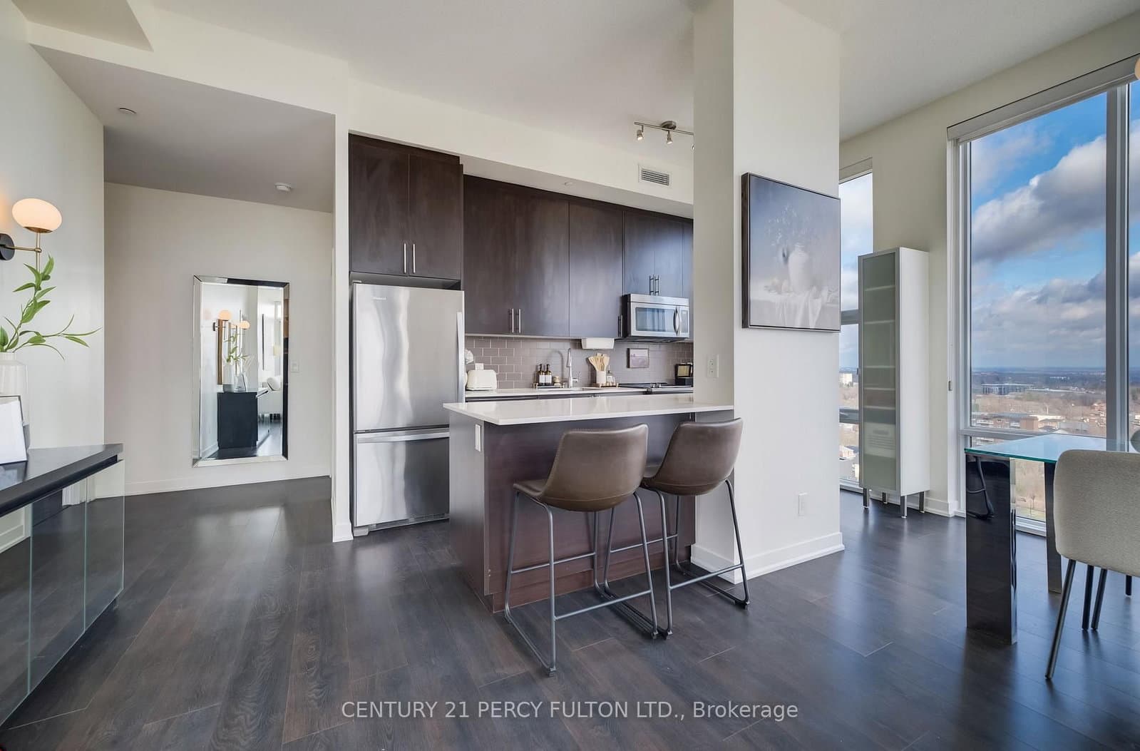 85 Duke Street W, Unit 1703 thumbnail 4