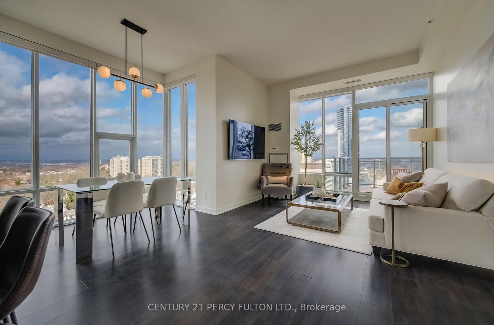 85 Duke Street W, Unit 1703 thumbnail 9