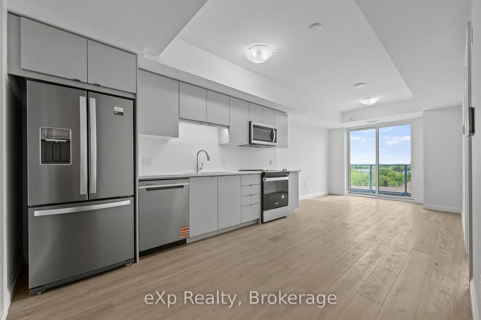 93 Arthur Street S, Unit 606 - Image 1
