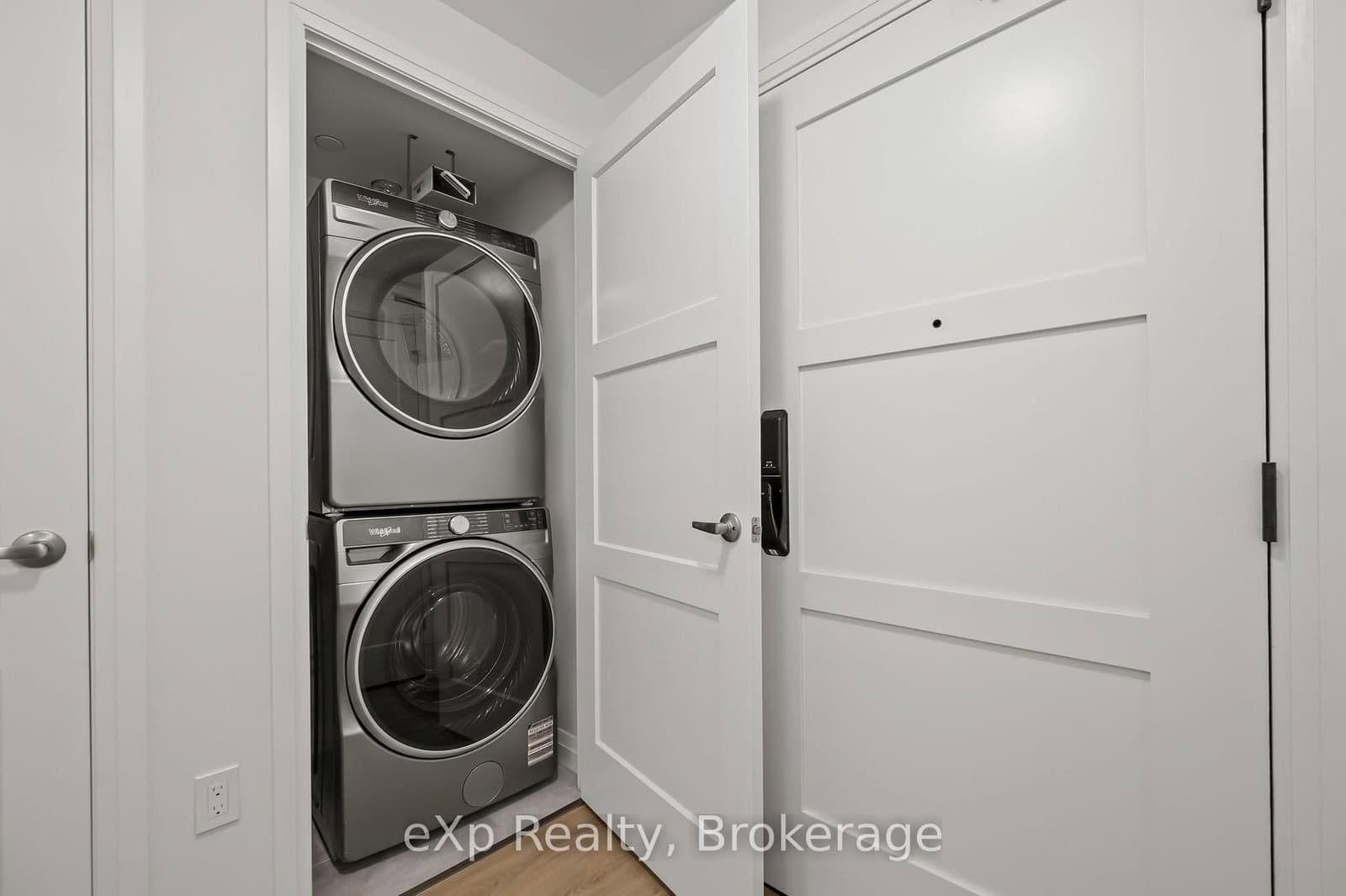 93 Arthur Street S, Unit 606 thumbnail 11
