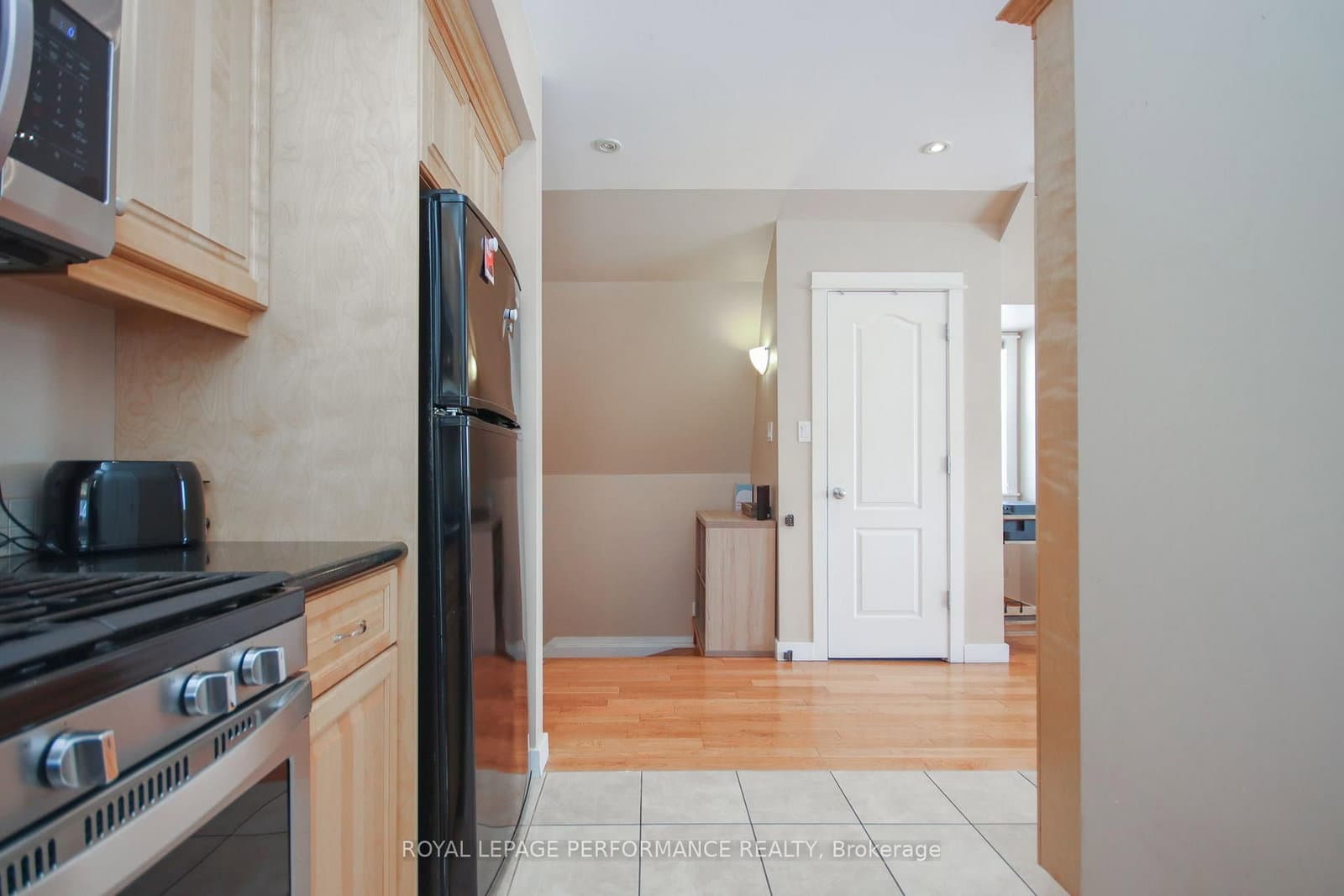 736 Cooper Street E, Unit 3 thumbnail 10