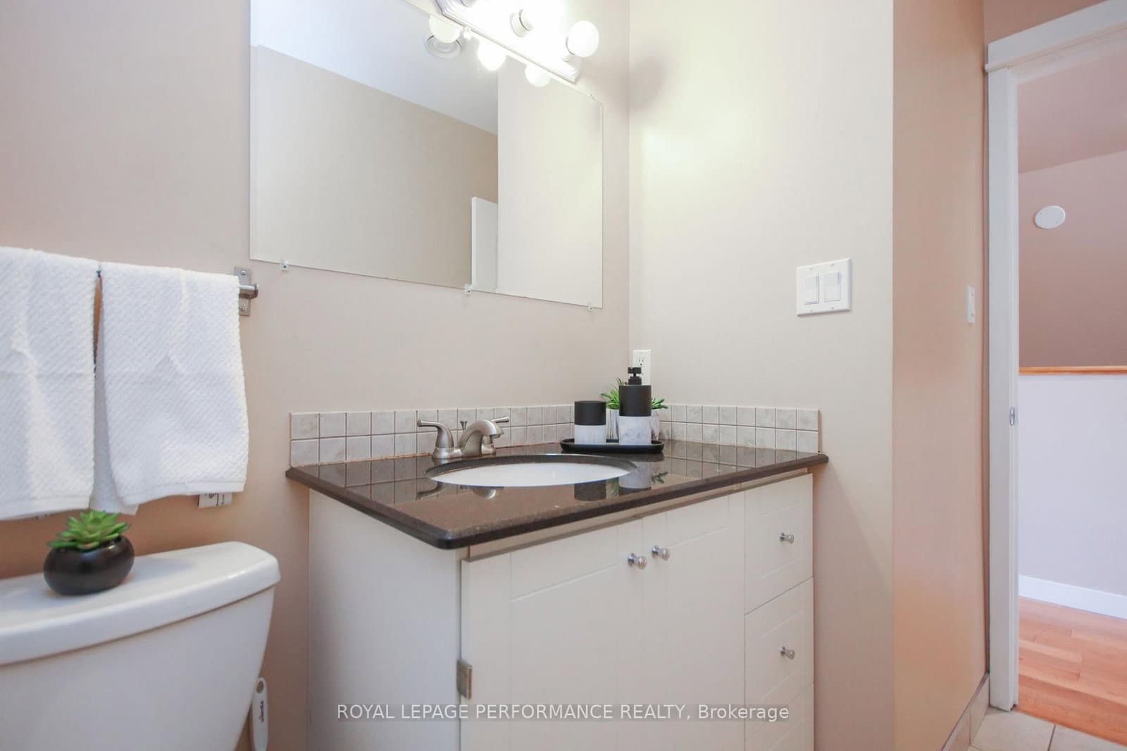 736 Cooper Street E, Unit 3 thumbnail 12